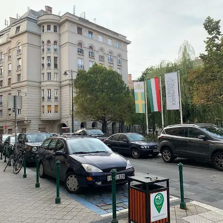 Romantic Chic & Charming Green Square At Palace District Appartamento