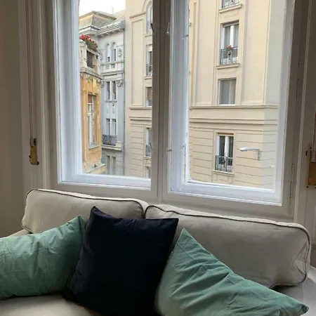 Romantic Chic & Charming Green Square At Palace District Apartamento *